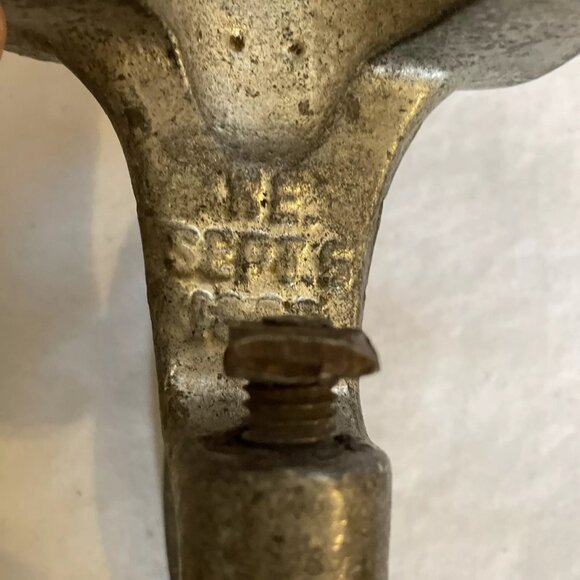 Universal Food Chopper No. 1 L.F. & C New Britain Conn. USA Meat Grinder Vintage - Picture 10 of 16